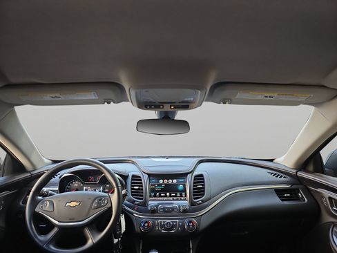 Used 2016 Chevrolet Impala LT FWD image 38