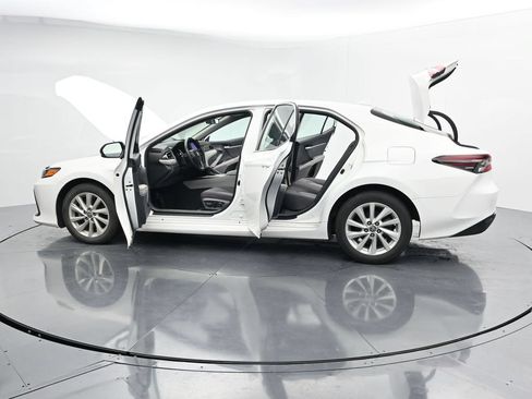 Used 2024 Toyota Camry LE FWD image 28