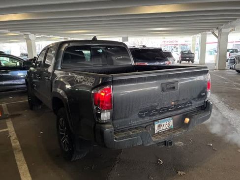 Used 2022 Toyota Tacoma TRD Sport w/ TRD Premium Sport Package image 3