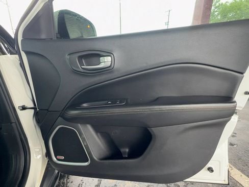 Used 2018 Jeep Compass Limited w/ Navigation Group AWD/4WD image 27