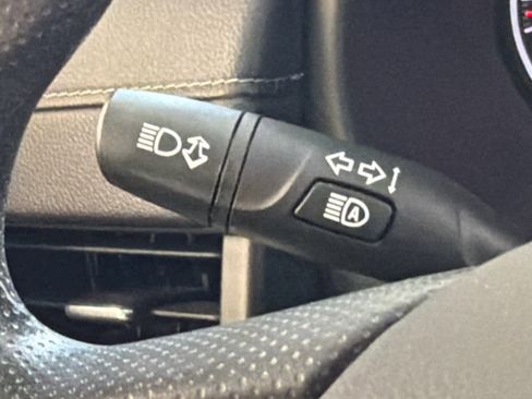 Used 2024 GMC Terrain SLE w/ Driver Convenience Package FWD image 38
