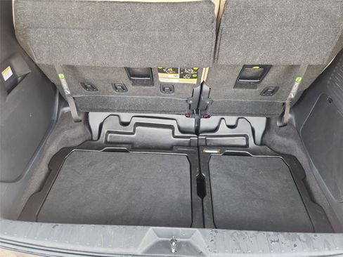 Used 2023 Toyota Sienna Limited FWD image 25
