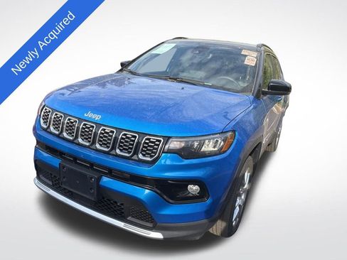 Used 2025 Jeep Compass Limited image 2