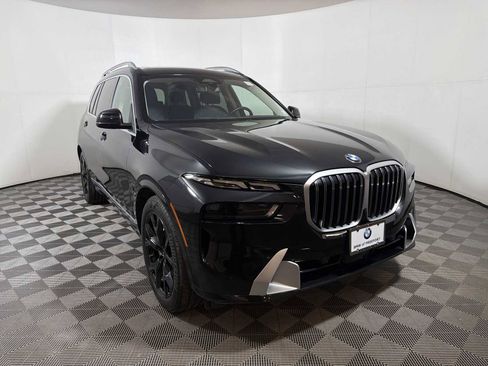 Used 2023 BMW X7 xDrive40i w/ Executive Package image 2