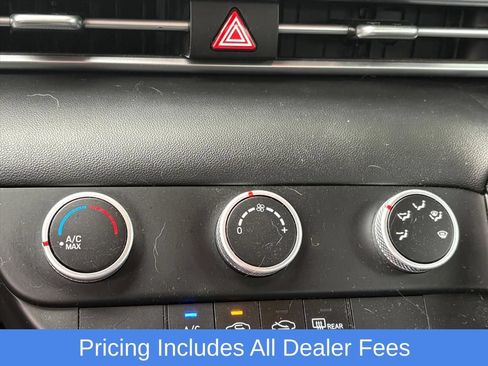 Used 2023 Hyundai Elantra SE FWD image 13