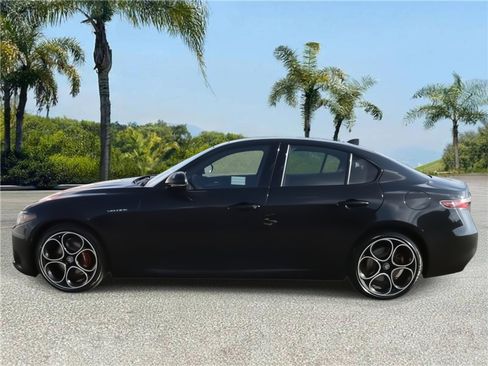 New 2025 Alfa Romeo Giulia w/ Veloce Package Rwd image 5