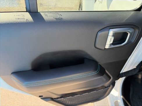 Used 2024 Jeep Wrangler High Altitude image 12