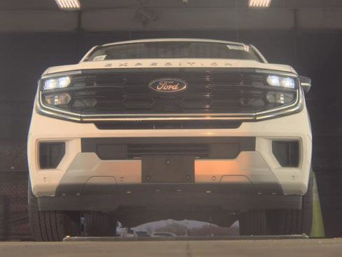 Used 2025 Ford Expedition Max Platinum image 14