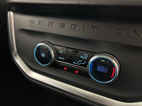 New 2025 Ford Expedition Max Platinum w/ Stealth Performance Package image 32
