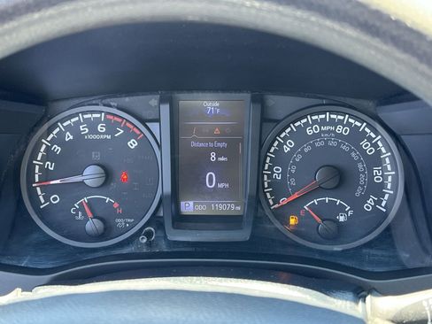 Used 2020 Toyota Tacoma SR AWD/4WD image 25