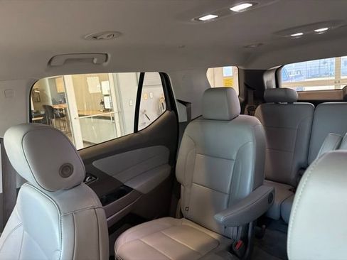 Used 2020 Chevrolet Traverse LT w/ LT Premium Package AWD/4WD image 18