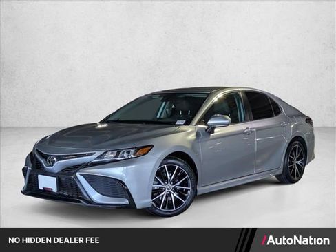 Used 2022 Toyota Camry SE w/ Carpet Mat Package (TMS) FWD image 1