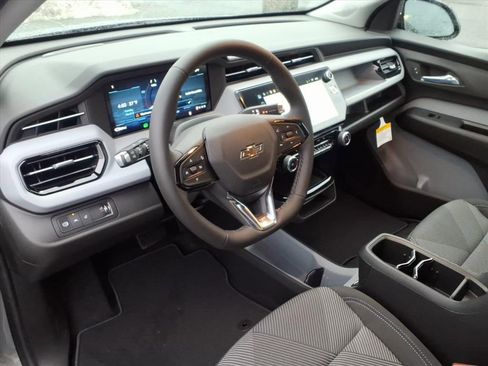 New 2027 Chevrolet Bolt LT w/ Comfort Package image 13