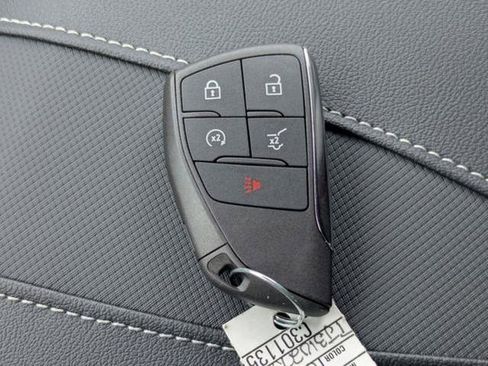 New 2026 Chevrolet Traverse RS w/ LPO, Floor Liner Package FWD image 37