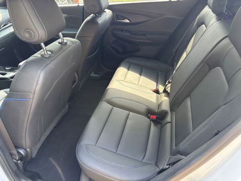 Used 2025 Buick Envista Sport Touring image 27