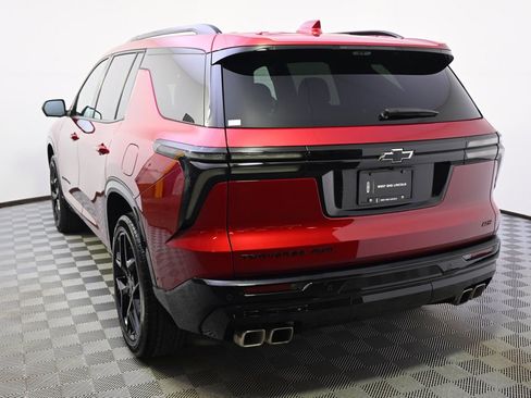 Used 2024 Chevrolet Traverse RS image 4