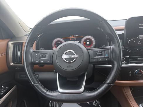 Used 2023 Nissan Pathfinder Platinum image 12