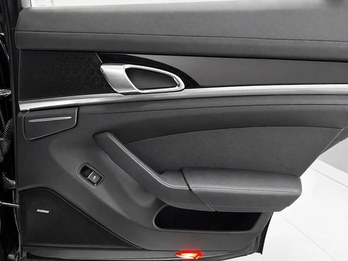 Used 2014 Porsche Panamera S RWD image 18