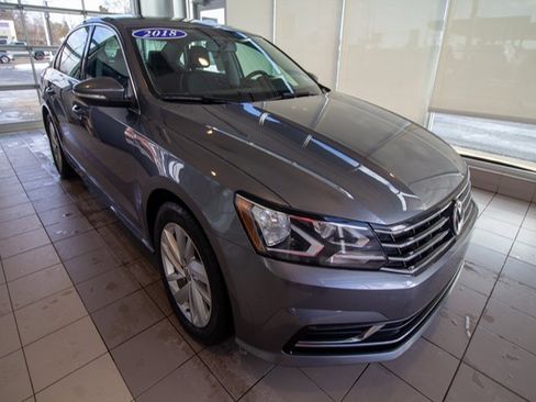 Used 2018 Volkswagen Passat 2.0T SE image 4