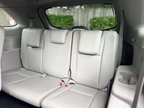 Used 2019 Toyota Highlander XLE AWD/4WD image 25