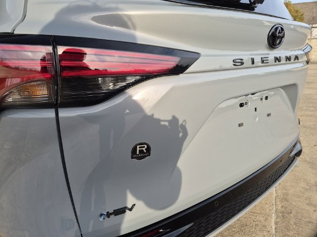 Certified 2026 Toyota Sienna XSE FWD image 34