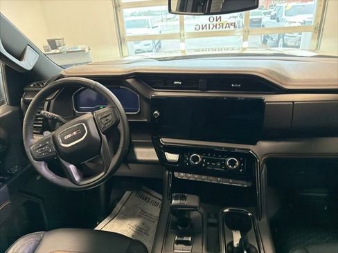 Used 2025 GMC Sierra 1500 AT4 w/ AT4 Premium Package AWD/4WD image 25