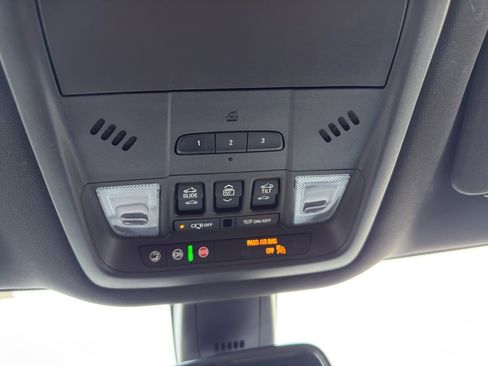 Used 2023 Buick Enclave Essence w/ Experience Buick Package image 25