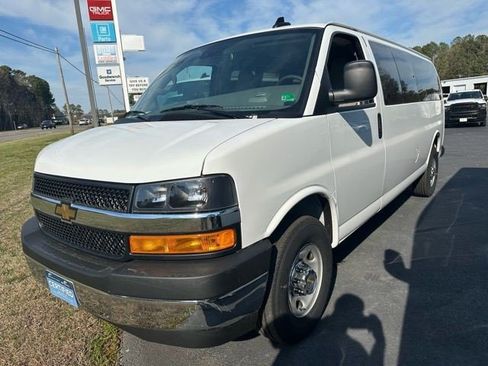 Certified 2024 Chevrolet Express 3500 LT w/ LT Preferred Equipment Group RWD image 9
