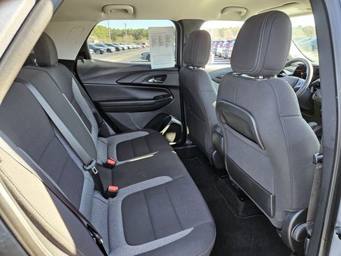 Used 2025 Chevrolet TrailBlazer LT image 18
