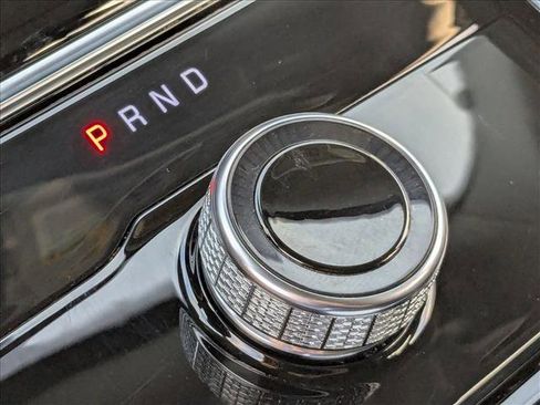 Used 2023 Jeep Grand Cherokee Limited w/ Black Appearance Package image 11