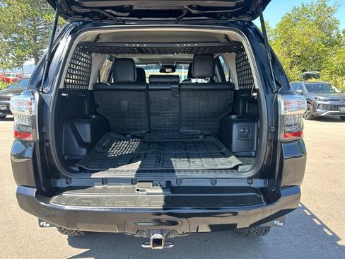 Used 2020 Toyota 4Runner Venture w/ Moonroof Package AWD/4WD image 17