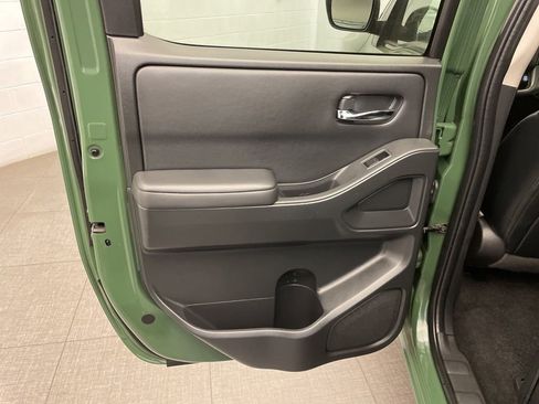 Used 2022 Nissan Frontier SV w/ SV Premium Package RWD image 29
