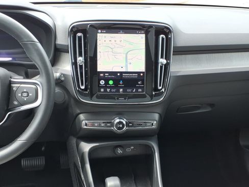 Certified 2025 Volvo EX40 Ultra AWD/4WD image 14