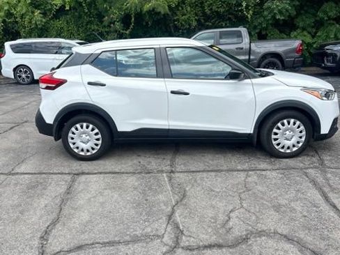 Used 2018 Nissan Kicks S FWD image 5