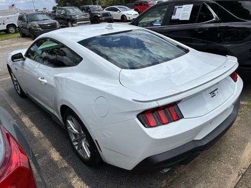 Used 2025 Ford Mustang GT Premium RWD image 6