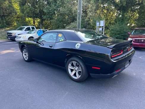 Used 2020 Dodge Challenger SXT RWD image 5