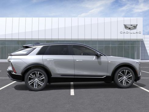 New 2026 Cadillac Lyriq Premium Luxury AWD/4WD image 5