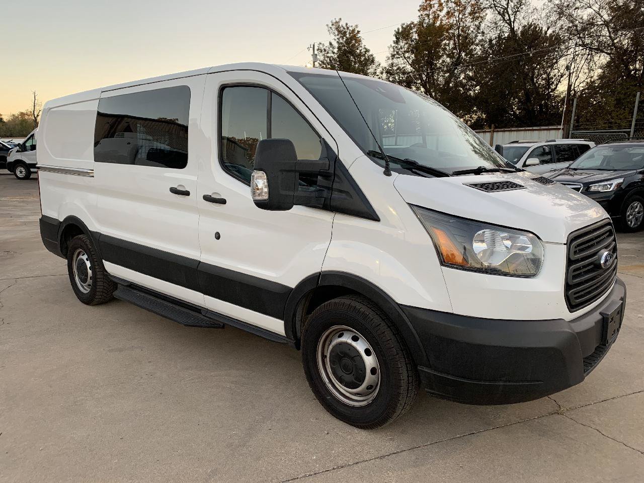 Used 2019 Ford Transit 150 130 Low Roof RWD image 3