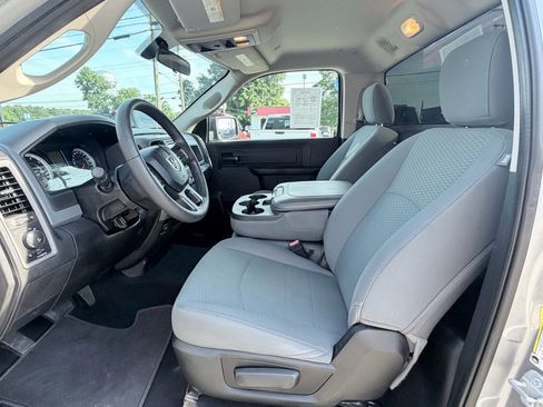 Used 2019 RAM 1500 Express RWD image 19