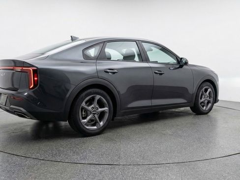 Used 2025 Kia K4 LXS image 9