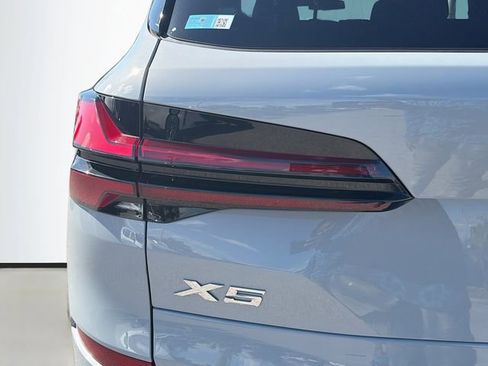 Certified 2025 BMW X5 xDrive40i image 11