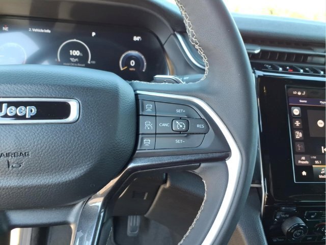 Used 2023 Jeep Grand Cherokee Altitude AWD/4WD image 25