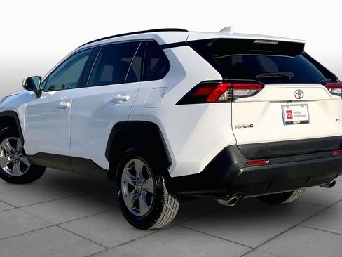 Used 2025 Toyota RAV4 XLE FWD image 12