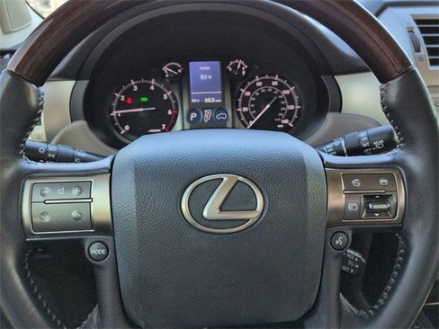 Used 2015 Lexus GX 460 w/ Premium Package image 29