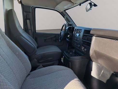 New 2025 GMC Savana 3500 Work Van w/ Power Convenience Package image 16