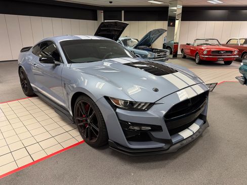 Used 2022 Ford Mustang Shelby GT500 w/ Technology Package RWD image 8