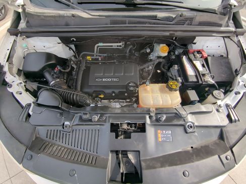 Used 2017 Chevrolet Trax LS image 33