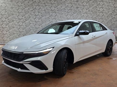 New 2026 Hyundai Elantra SEL Sport image 4