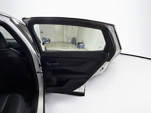 Used 2024 Nissan Ariya FWD image 29