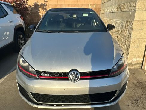 Used 2017 Volkswagen GTI SE image 7